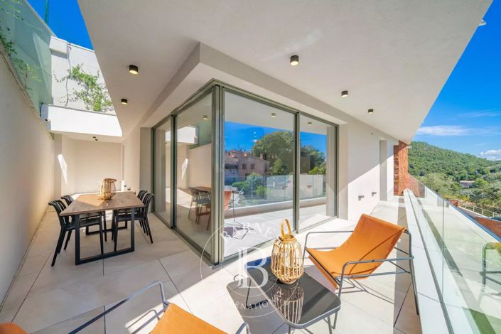 Image No.11-3 Bed Apartment for sale