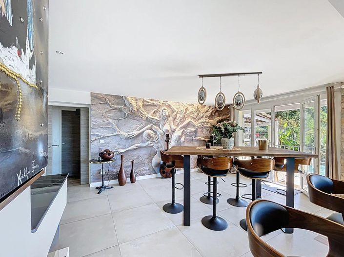 Image No.5-5 Bed House for sale