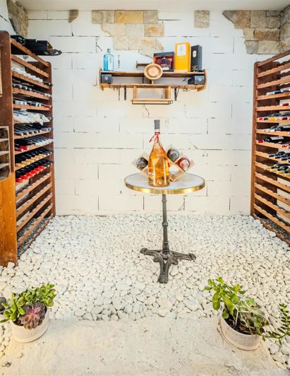 Image No.9-5 Bed House for sale