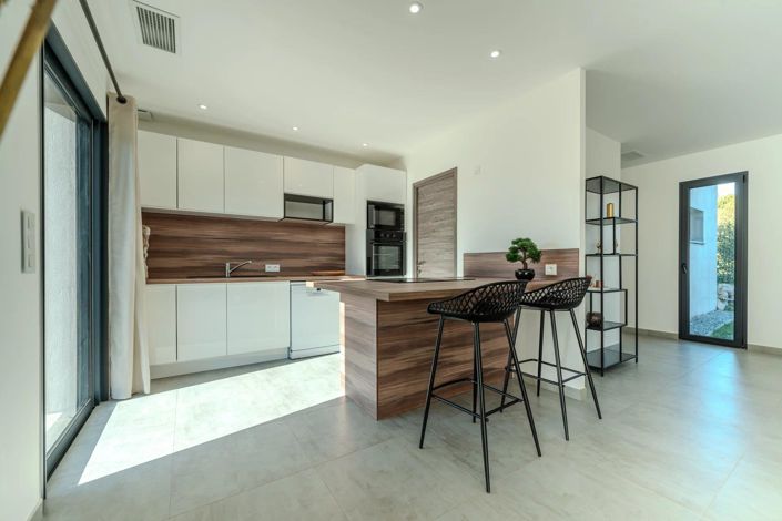 Image No.5-4 Bed House for sale