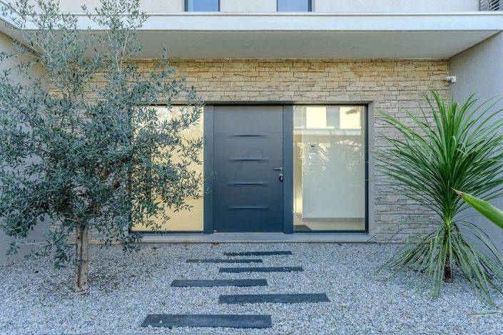 Image No.6-4 Bed House for sale