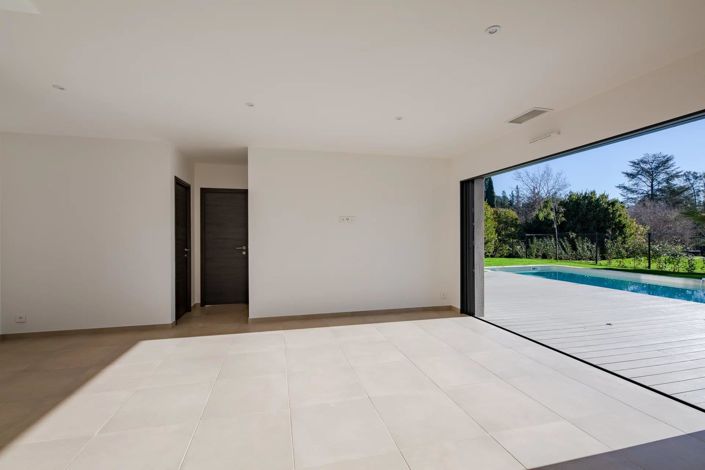 Image No.8-4 Bed House for sale