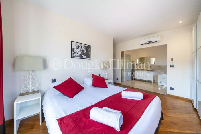 Image No.13-7 Bed House for sale