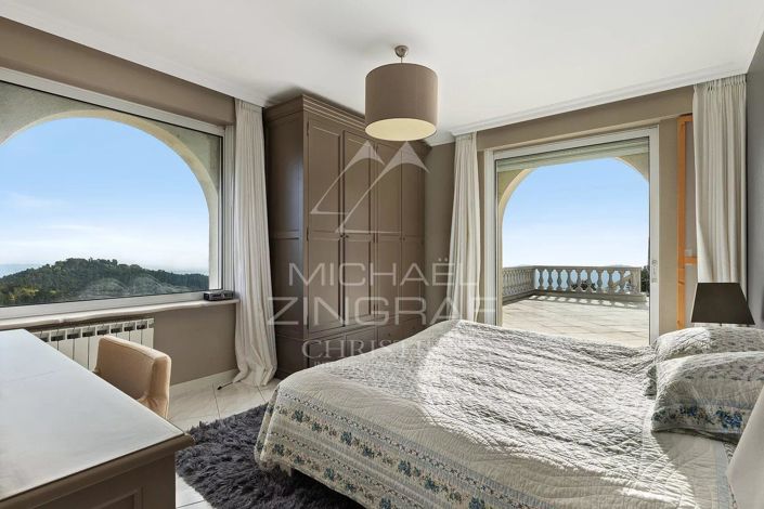 Image No.8-5 Bed House for sale