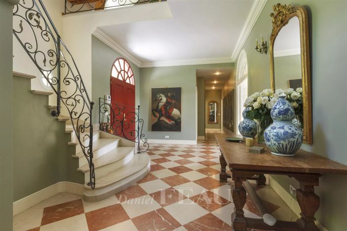 Image No.11-5 Bed House for sale