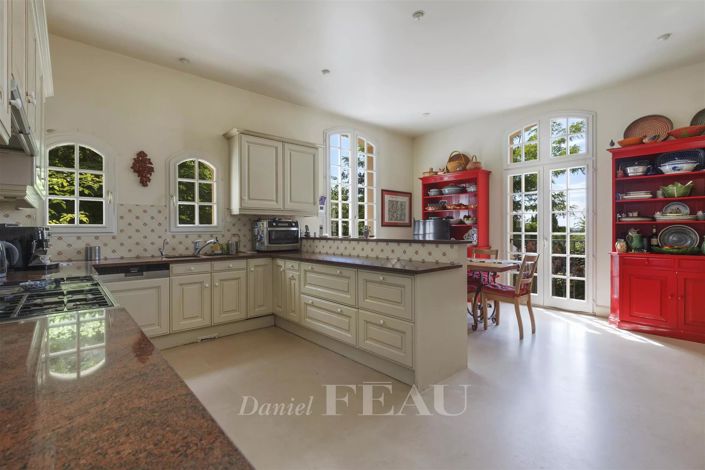 Image No.22-5 Bed House for sale