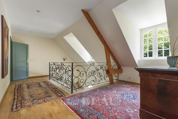 Image No.24-5 Bed House for sale