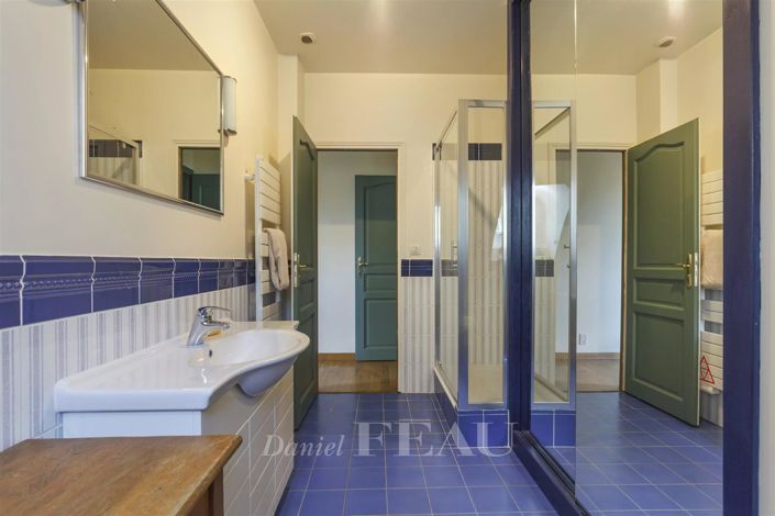 Image No.34-5 Bed House for sale