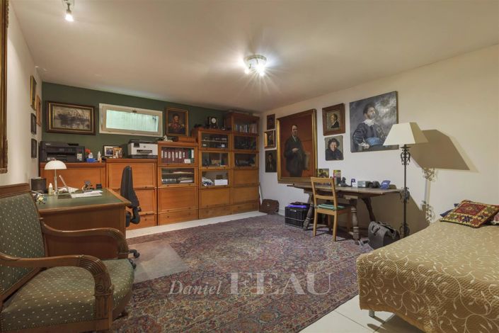 Image No.37-5 Bed House for sale