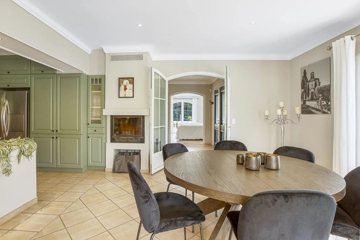 Image No.16-5 Bed House for sale