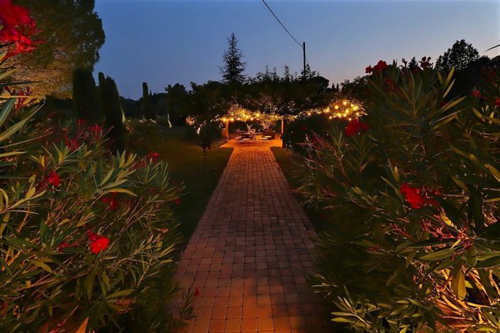 Image No.25-5 Bed House for sale