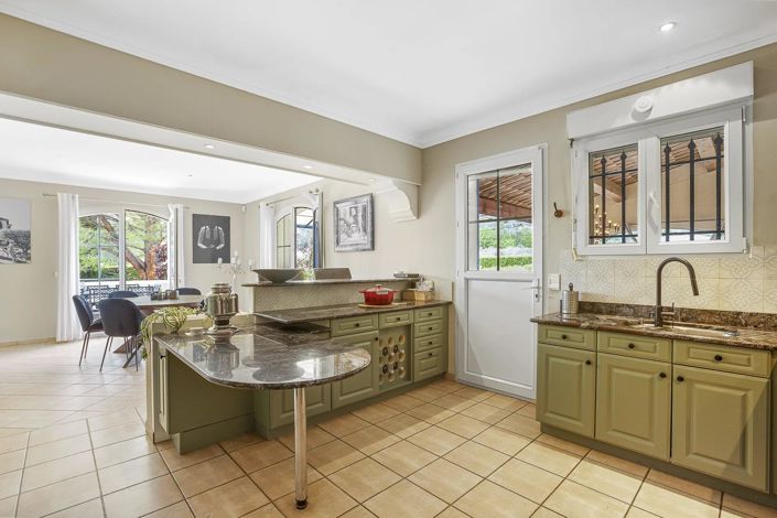 Image No.43-5 Bed House for sale