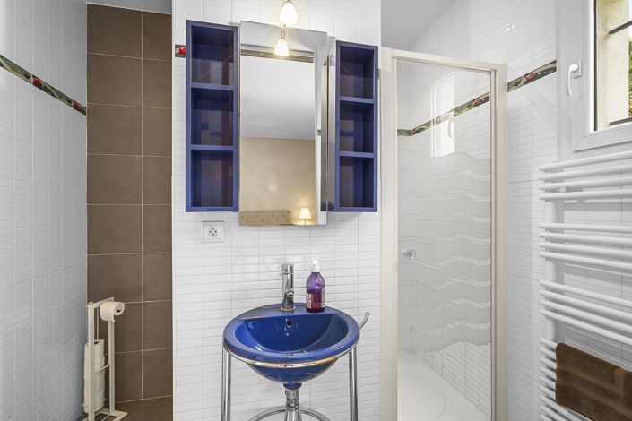 Image No.44-5 Bed House for sale