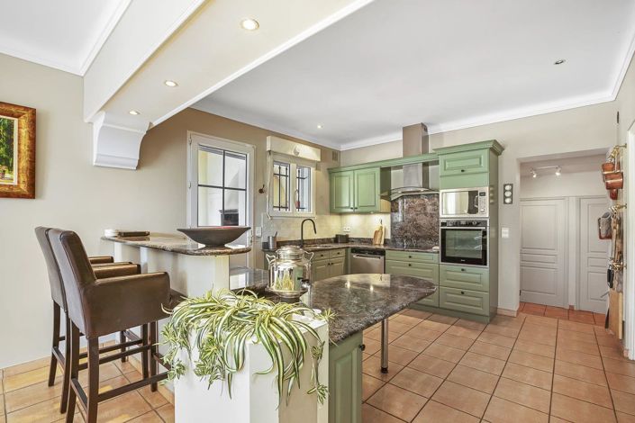 Image No.5-5 Bed House for sale