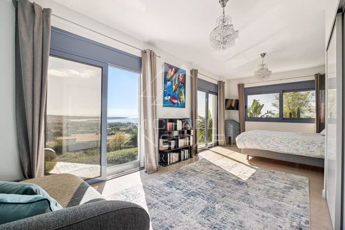 Image No.9-4 Bed House for sale