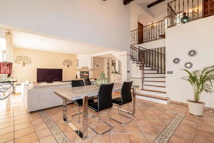 Image No.19-4 Bed House for sale