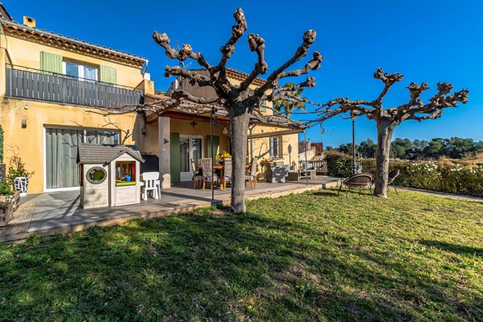 Image No.2-4 Bed House for sale