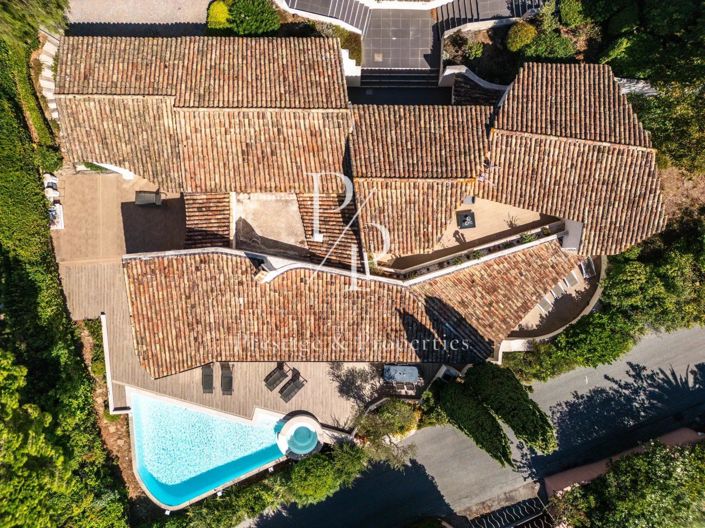 Image No.2-6 Bed House for sale