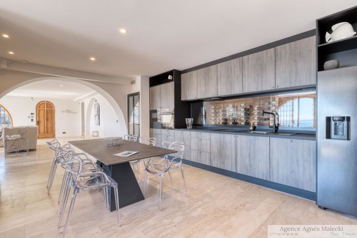 Image No.14-6 Bed House for sale