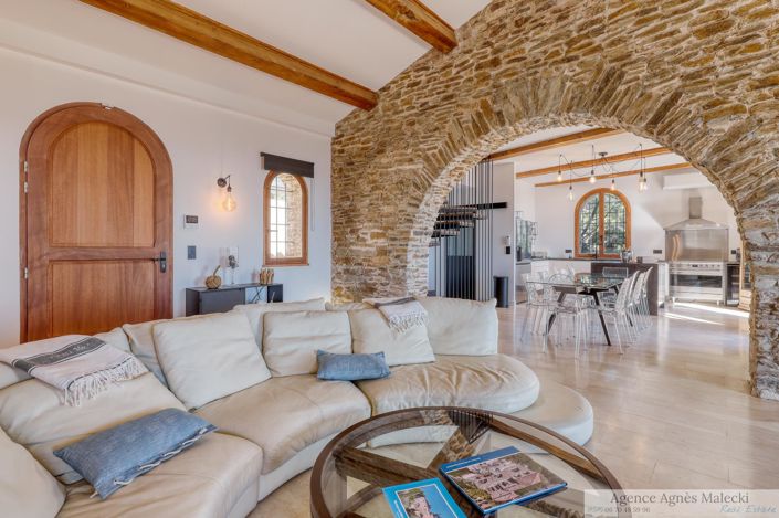 Image No.5-6 Bed House for sale