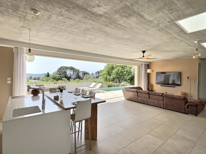 Image No.5-5 Bed House for sale