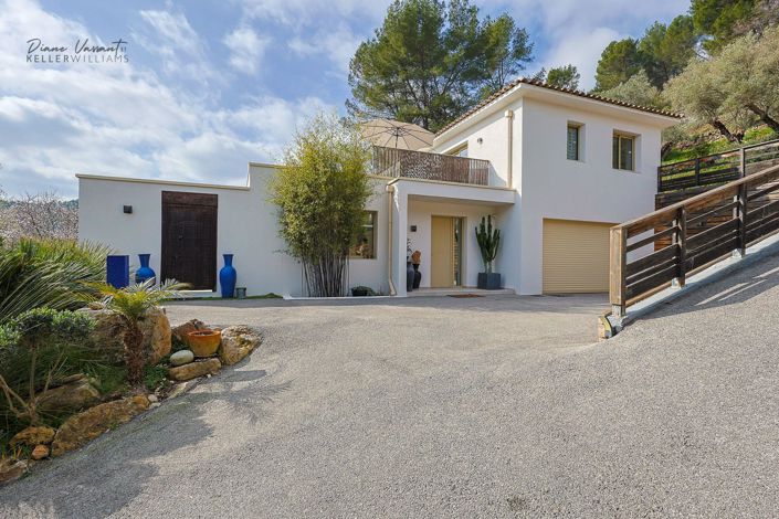 Image No.6-5 Bed House for sale