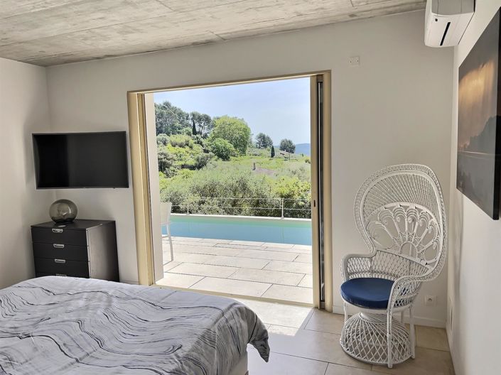 Image No.9-5 Bed House for sale