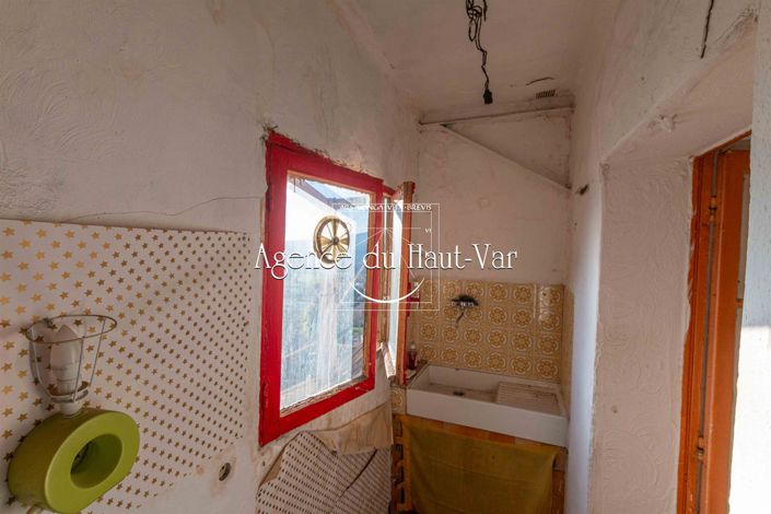 Image No.11-3 Bed House for sale