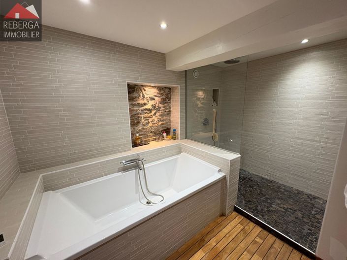 Image No.24-5 Bed House for sale