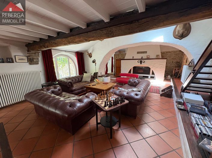 Image No.6-5 Bed House for sale