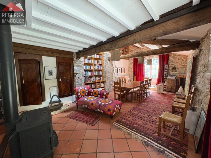 Image No.8-5 Bed House for sale