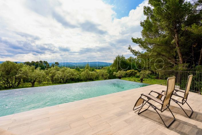 Image No.9-8 Bed House for sale