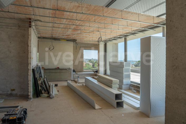 Image No.11-5 Bed House for sale