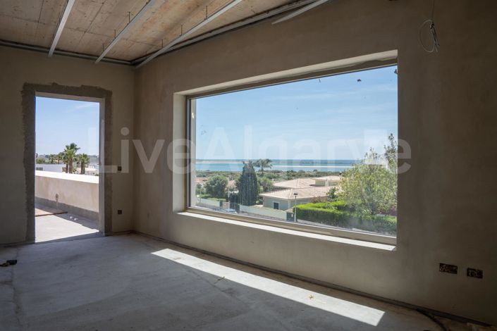 Image No.13-5 Bed House for sale