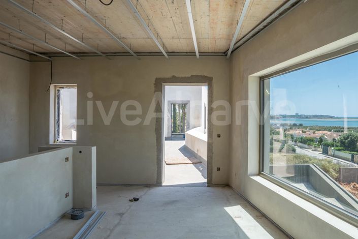 Image No.14-5 Bed House for sale