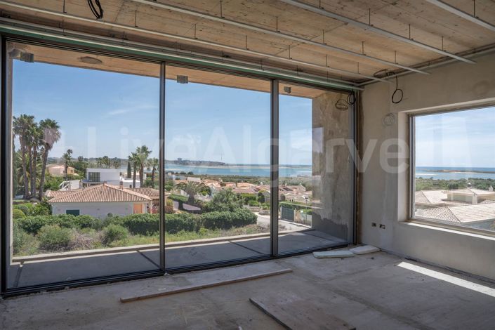 Image No.16-5 Bed House for sale