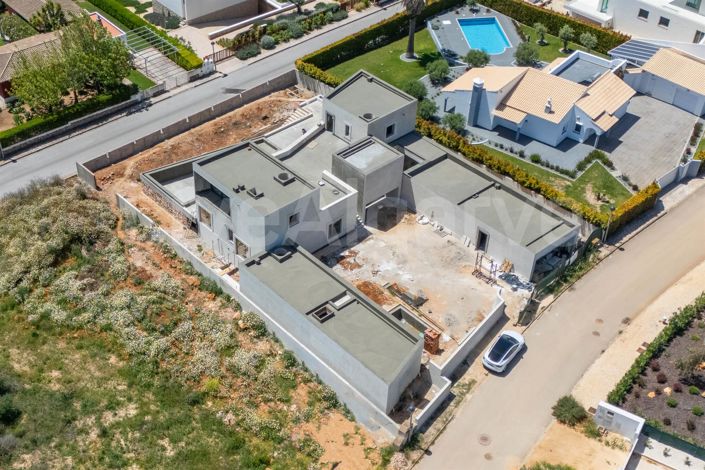 Image No.19-5 Bed House for sale