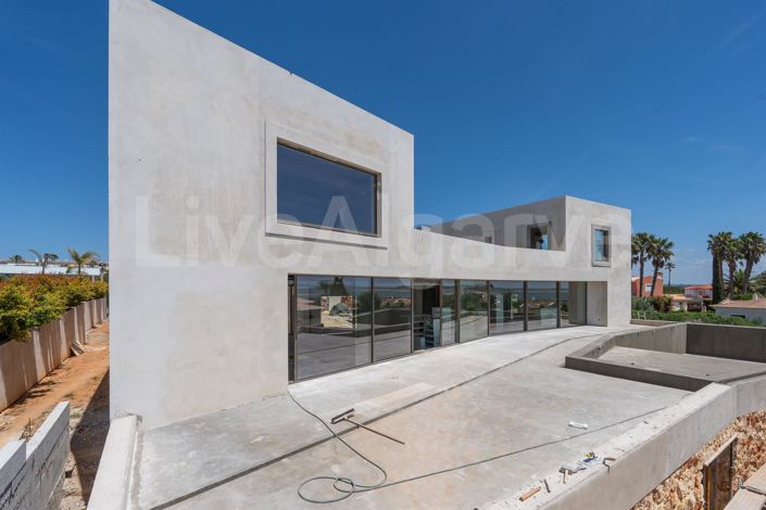 Image No.9-5 Bed House for sale