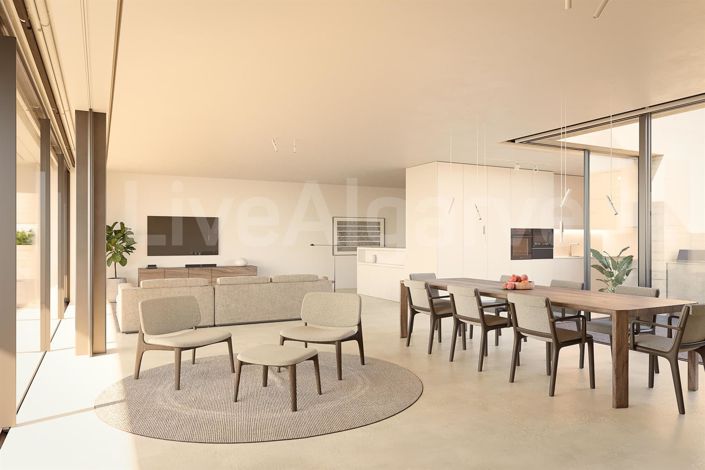 Image No.18-4 Bed House for sale