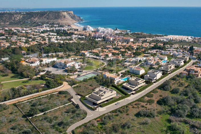 Image No.7-4 Bed House for sale