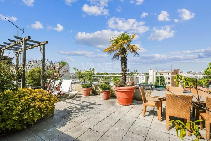 Image No.1-4 Bed Apartment for sale