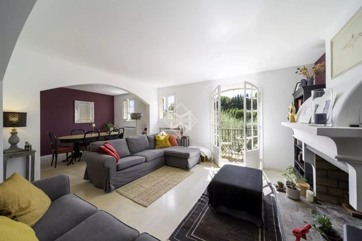 Image No.6-4 Bed House for sale