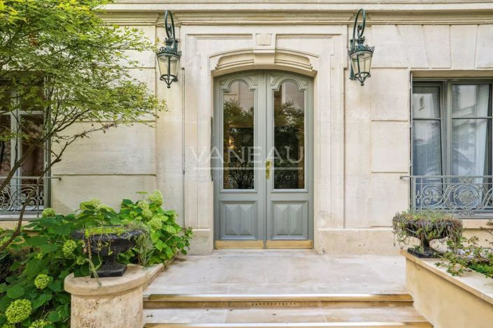 Image No.12-3 Bed Apartment for sale