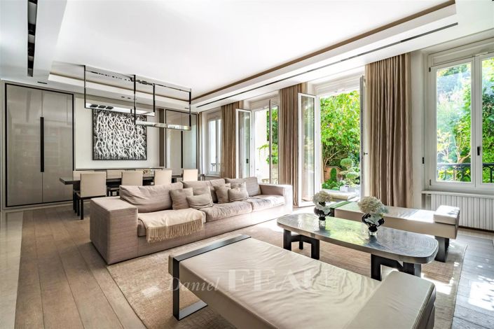 Image No.2-5 Bed House for sale