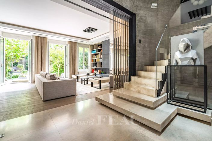 Image No.5-5 Bed House for sale