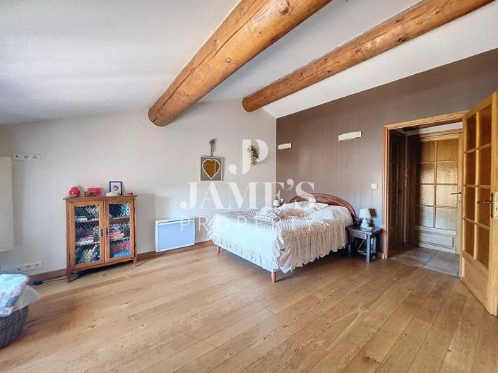 Image No.8-5 Bed House for sale