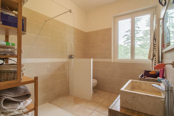 Image No.10-4 Bed Property for sale