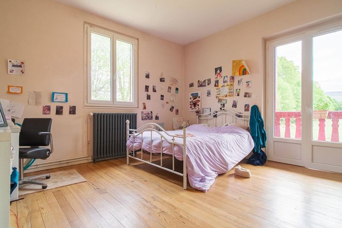 Image No.15-4 Bed Property for sale