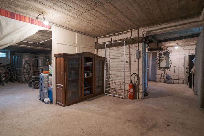 Image No.18-4 Bed Property for sale