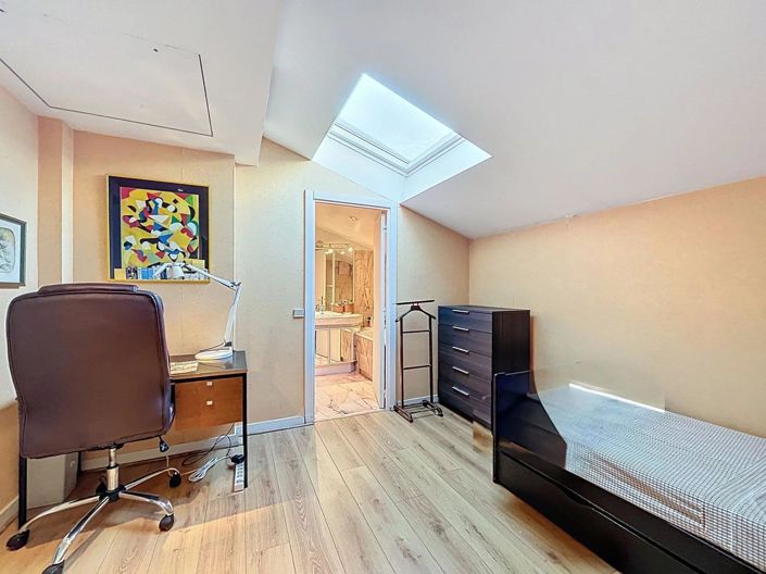 Image No.25-3 Bed Apartment for sale